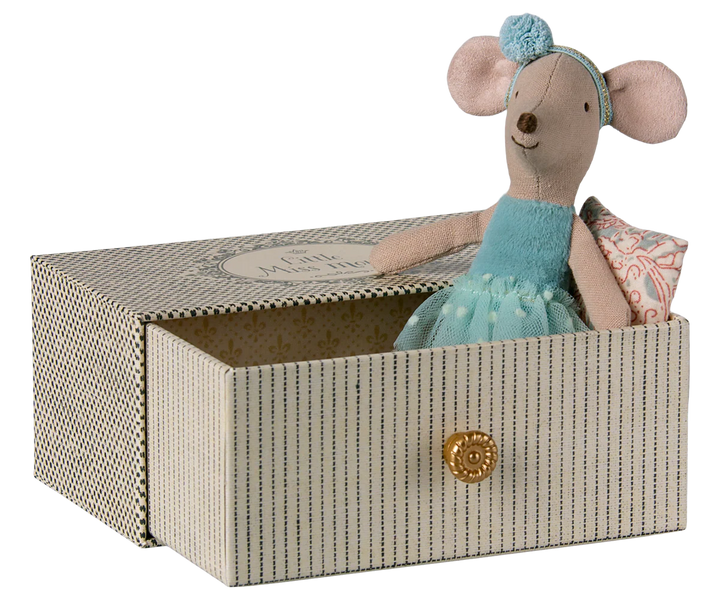 Dance Mouse in Daybed, Little Sister