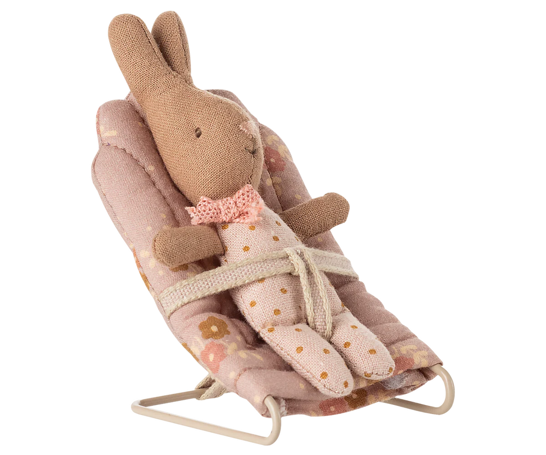 Babysitter, My-Rose