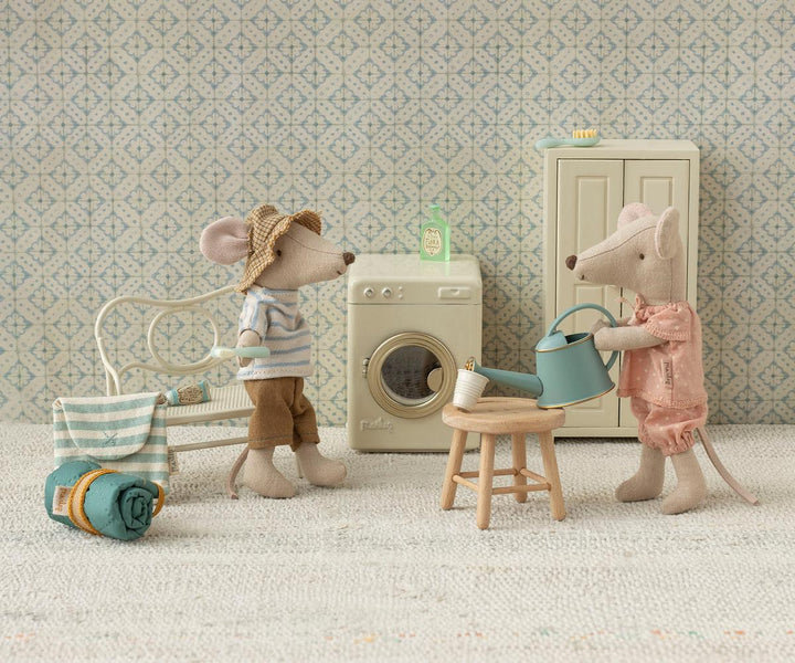 Big Sister Mouse in a Matchbox