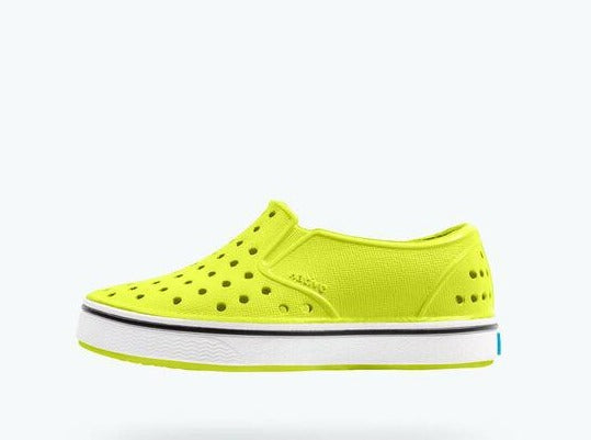 miles • chartreuse green / shell white